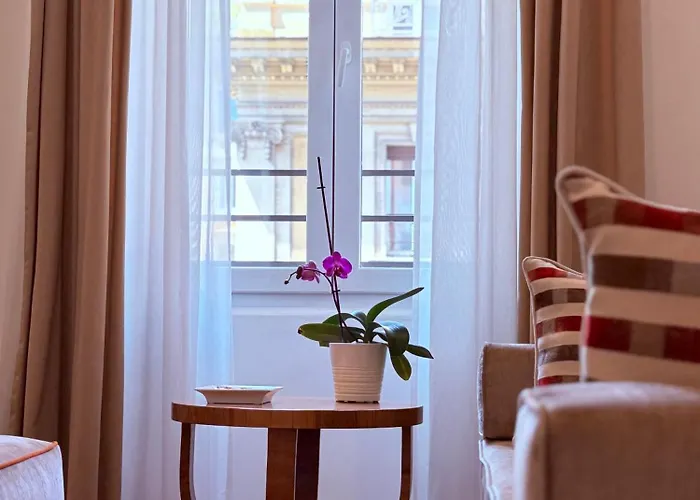 900 Piazza Del Popolo Bed & Breakfast 4*