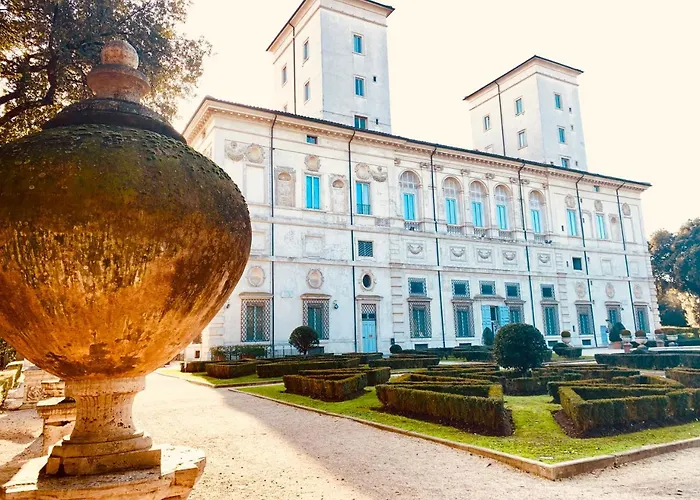 900 Piazza Del Popolo Bed & Breakfast 4*